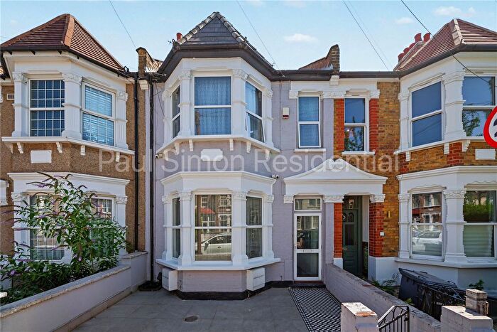 4 Bedroom Terraced House For Sale In Boundary Road, Wood Green, London, N22