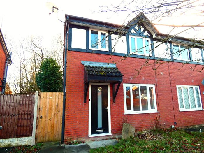 3 Bedroom Semi Detached House To Rent In Larchwood, Ashton-On-Ribble, Preston, PR2