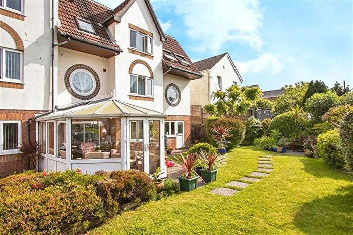 1 Bedroom Flat To Rent In Downy Court, Poole, BH14