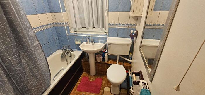 Studio To Rent In Clements Court, Green Lane, Hounslow, Greater London, TW4