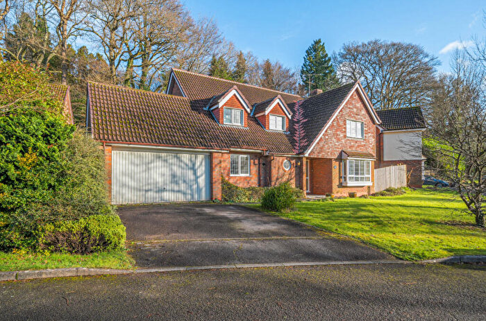 4 Bedroom Detached House For Sale In Roedeer Copse, Haslemere, Surrey, GU27
