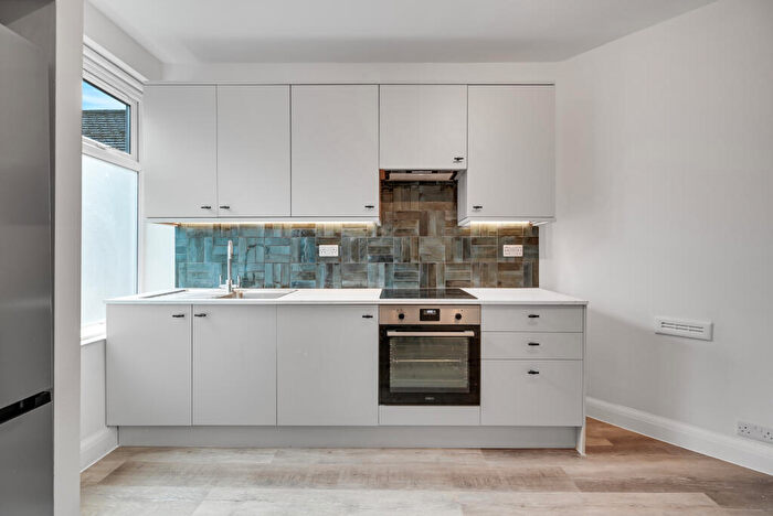 1 Bedroom Flat To Rent In Stamford Hill (Ref : ), Stoke Newington, N16