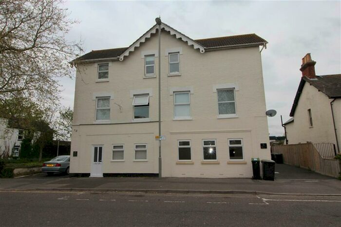 1 Bedroom Flat To Rent In Stour Road, Christchurch, BH23