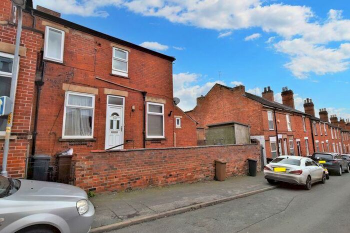 2 Bedroom End Of Terrace House For Sale In Monks Road, Lincoln, LN2