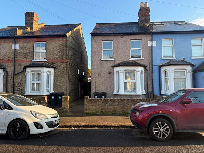 1 Bedroom Flat To Rent In Cambridge Road, Hounslow, TW4