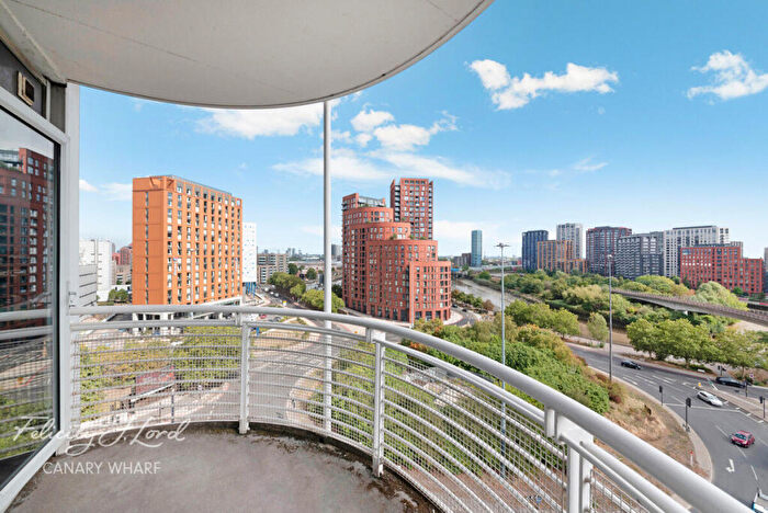 2 Bedroom Apartment To Rent In Blackwall Way, London, E14
