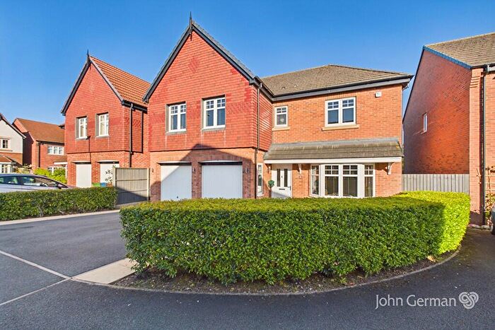 5 Bedroom Detached House For Sale In Yelland Walk, Great Haywood, Stafford, ST18