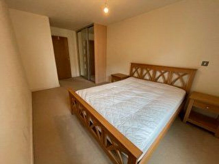 1 Bedroom Flat To Rent In Queen Mary Avenue, London, E18