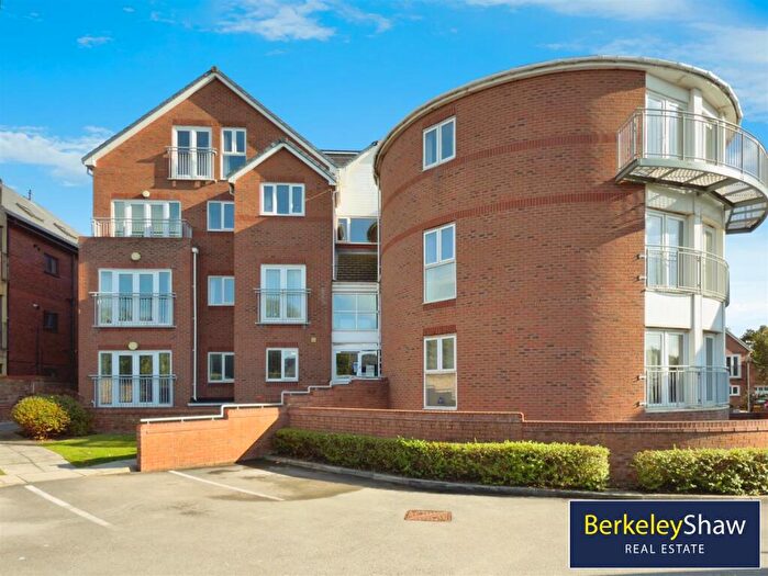 2 Bedroom Flat For Sale In Blundellsands Road West, Crosby, Liverpool, L23