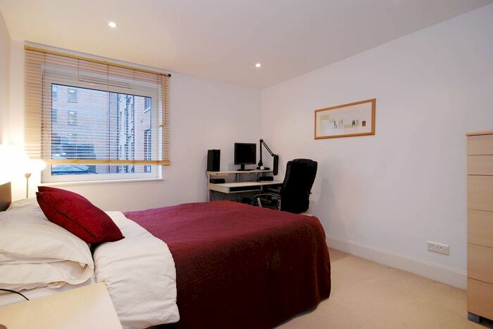 2 Bedroom Flat To Rent In Vauxhall Bridge Road, Pimlico, London, SW1V