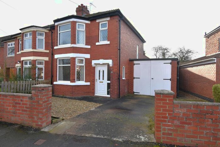 3 Bedroom Semi-Detached House To Rent In Melwood Grove, Acomb, York, YO26