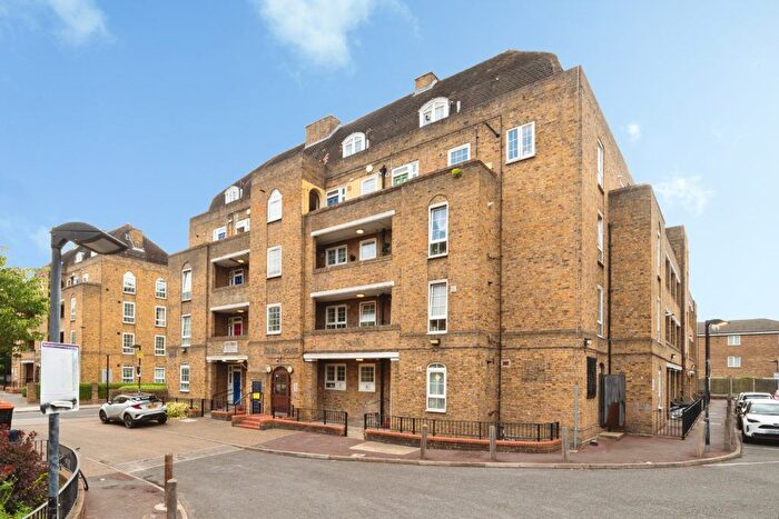 3 Bedroom Flat For Sale In Flat, Kendal House, Shore Place, London, E9