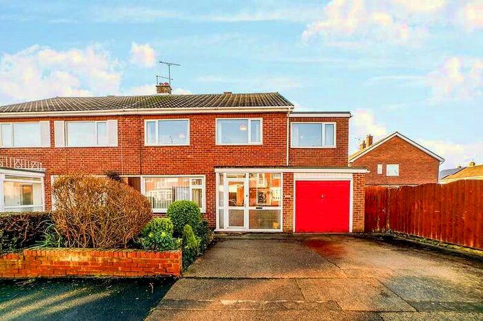 5 Bedroom Semi-Detached House For Sale In 3 Meadow Drive, East Herrington, Sunderland, Tyne And Wear, SR3