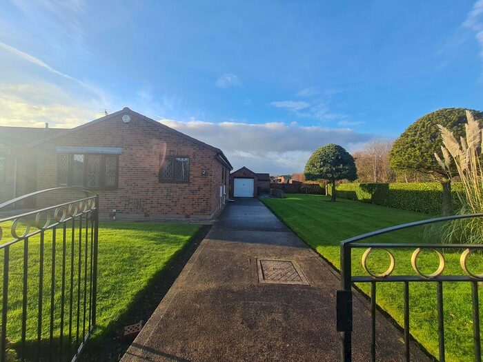 2 Bedroom Bungalow To Rent In Perth Drive, Tingley, Wakefield WF3