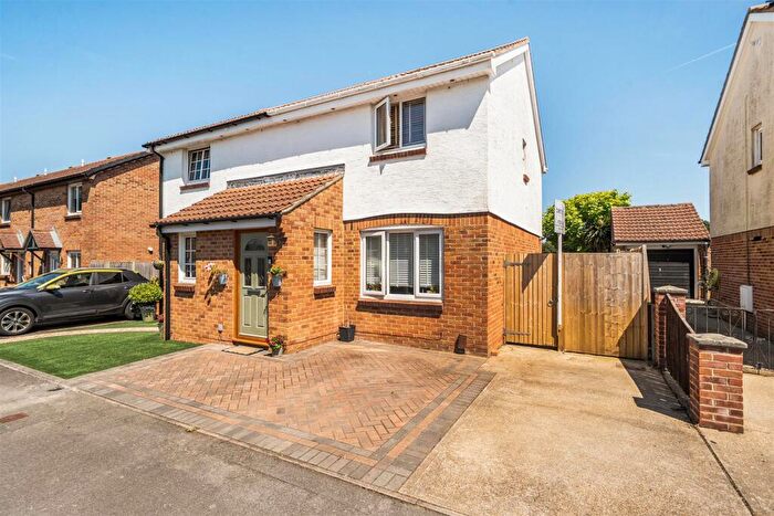 3 Bedroom Semi-Detached House For Sale In Moore Gardens, Gosport, PO12