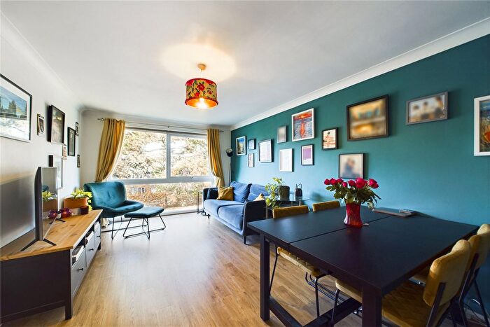 1 Bedroom Flat For Sale In Southcote Road, Reading, Berkshire, RG30