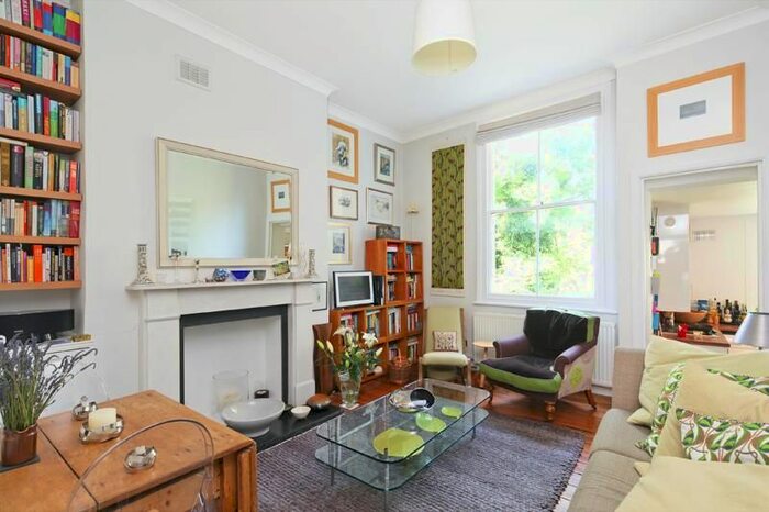 2 Bedroom Flat To Rent In Hazlitt Road, Brook Green, London, W14