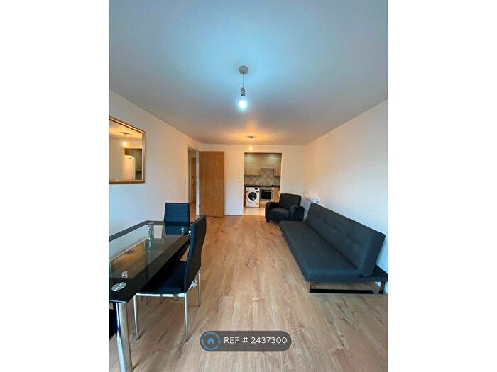1 Bedroom Flat To Rent In Berberis House, Feltham, TW13