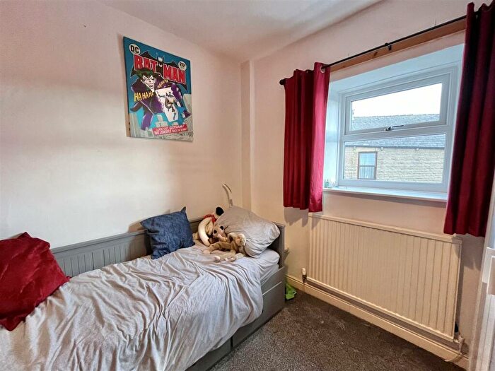 2 Bedroom End Of Terrace House For Sale In Greenfield Street, Hadfield, Glossop, SK13