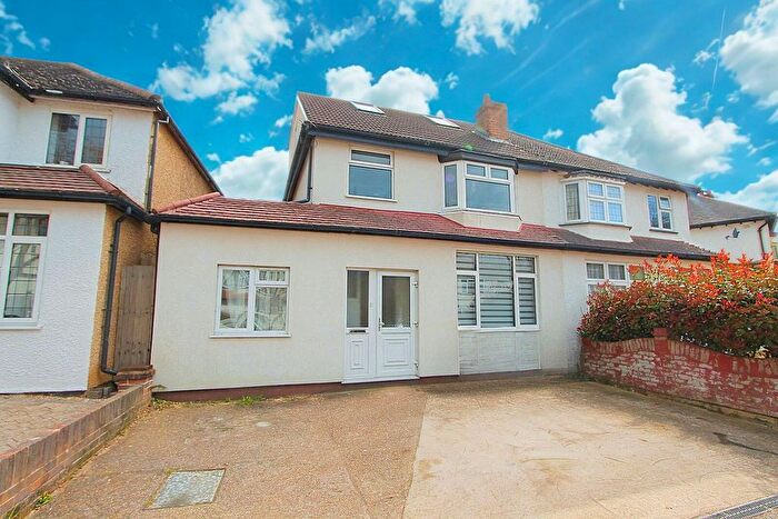 5 Bedroom Semi Detached House For Sale In Victoria Avenue, Wallington, SM6