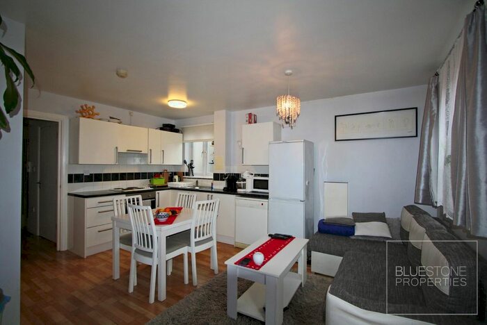 3 Bedroom Flat To Rent In London Road, Mitcham, CR4