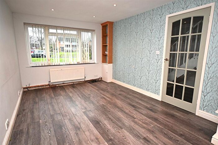 3 Bedroom Terraced House For Sale In Britten Road, Basingstoke, RG22