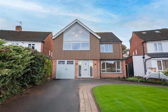 4 Bedroom Semi Detached House To Rent In Northbrook Road, Solihull, B90