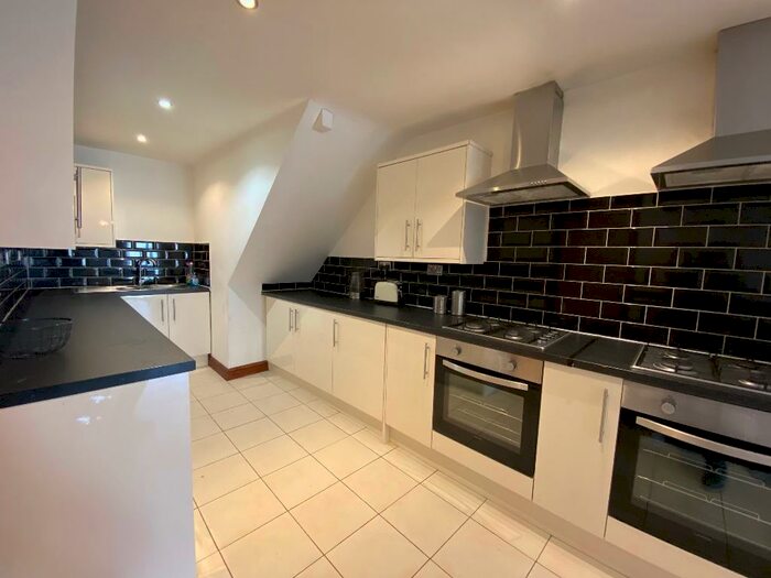 7 Bedroom Ground Flat To Rent In Wyeverne Road, Cardiff(City), CF24