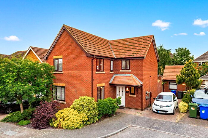 4 Bedroom Detached House For Sale In Honey Hill Drive, Deanshanger, Milton Keynes, MK19