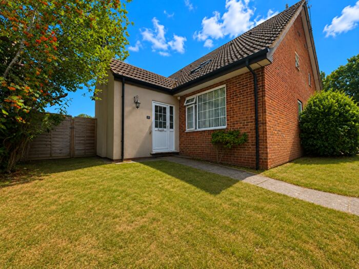 1 Bedroom End Of Terrace House For Sale In Evergreen Way, Luton, Bedfordshire, LU3