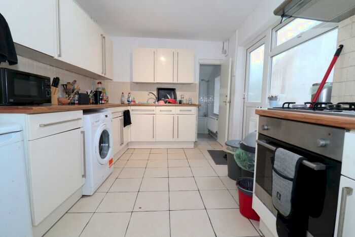4 Bedroom Terraced House To Rent In Bedford Street, Roath, CF24