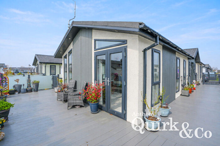 2 Bedroom Park Home For Sale In Shore Drive, Canvey Island, SS8