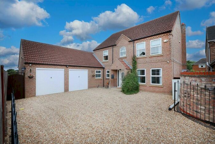 4 Bedroom Detached House For Sale In , Merend Close, Sandtoft, DN8