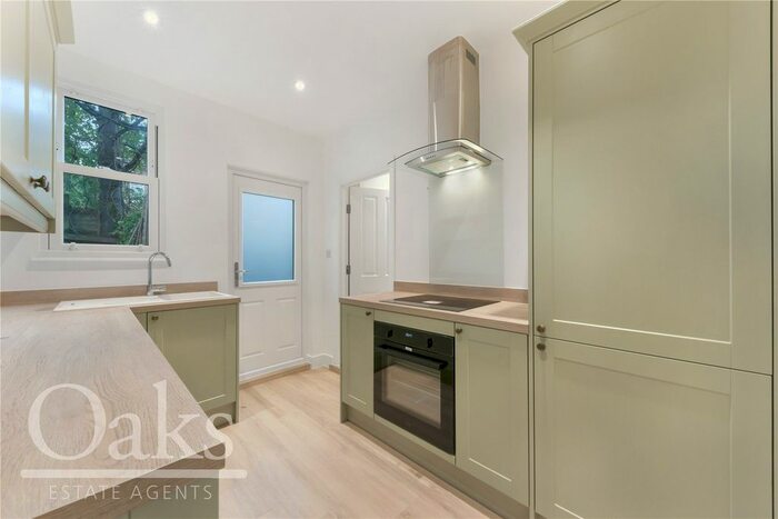 2 Bedroom Flat To Rent In Temple Road, Croydon, CR0