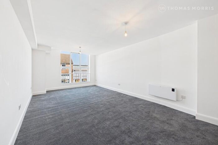 Apartment To Rent In - High Street, St Neots, PE19