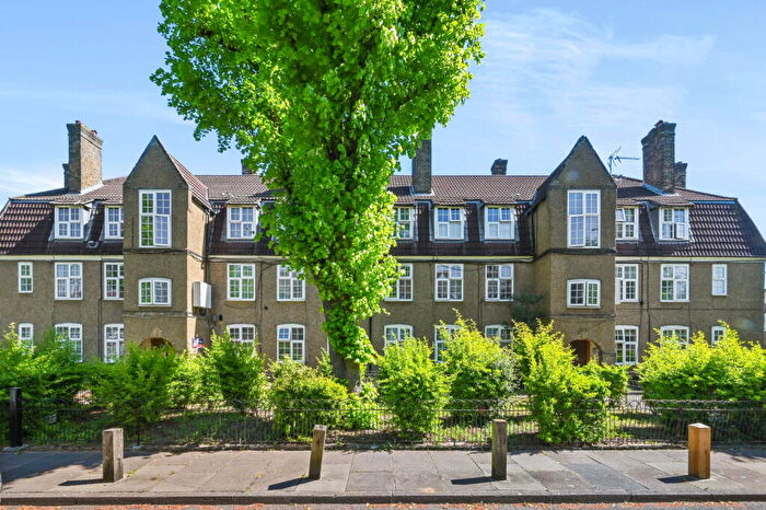 3 Bedroom Flat For Sale In Topham Square, Tower Gardens, Tottenham, N17