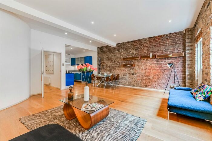 2 Bedroom Flat To Rent In Brook Mews North, Bayswater, London, W2