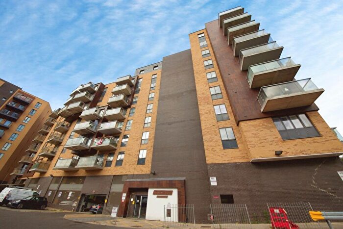 2 Bedroom Flat For Sale In South Street, Romford, Essex, RM1