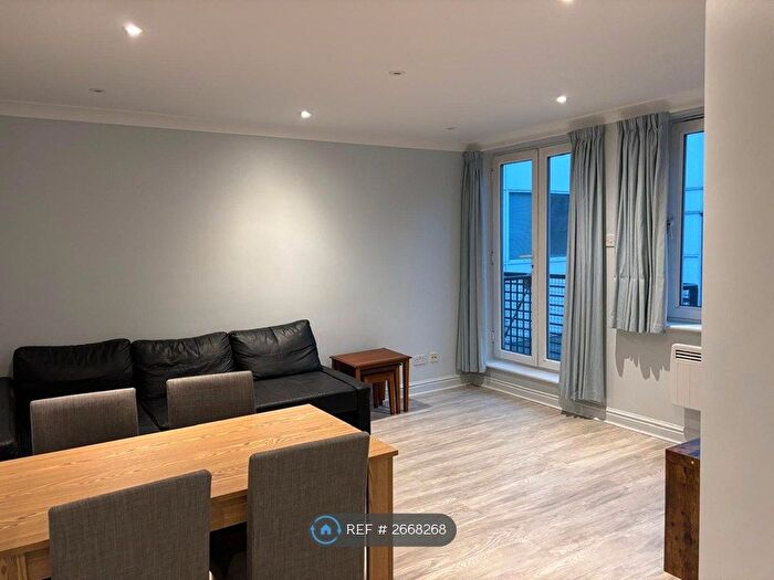 2 Bedroom Flat To Rent In Old Street, London, EC1V
