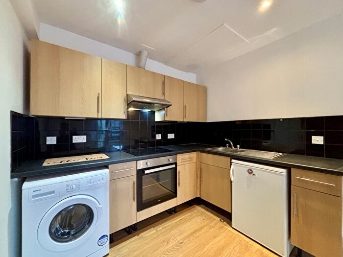 1 Bedroom Flat To Rent In High Street, Beckenham, BR3