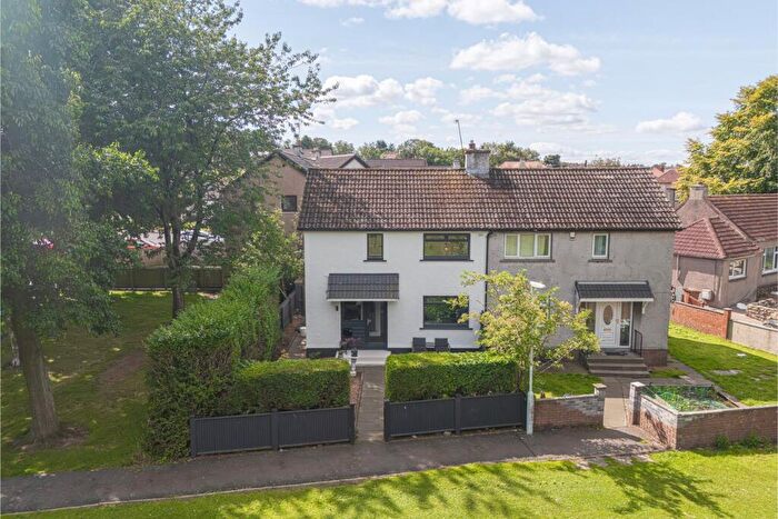 3 Bedroom Semi-Detached House For Sale In Whitehall Crescent, Cardenden, Lochgelly, KY5