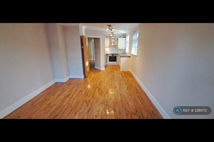 2 Bedroom Flat To Rent In Albemarle Road, Beckenham, BR3