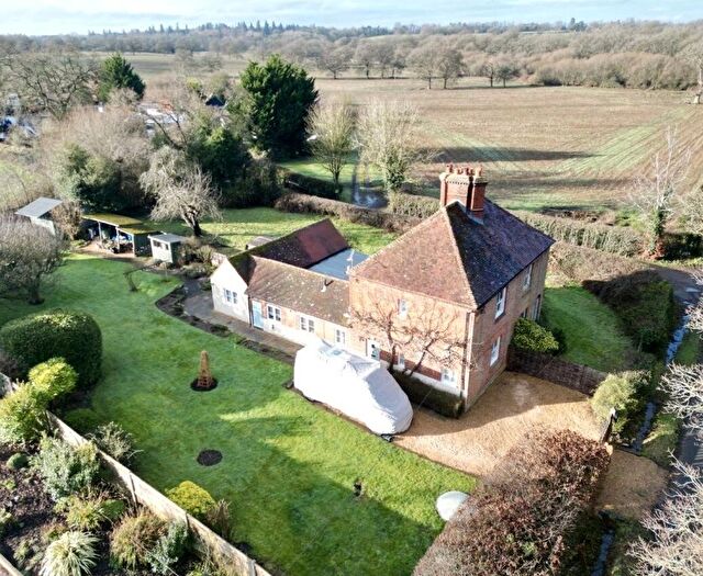 3 Bedroom Semi-Detached House For Sale In Reading Road, Rotherwick, RG27