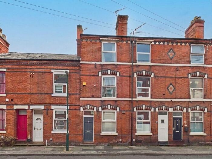 4 Bedroom Terraced House For Sale In Sherbrooke Road, Carrington, Nottingham, NG5