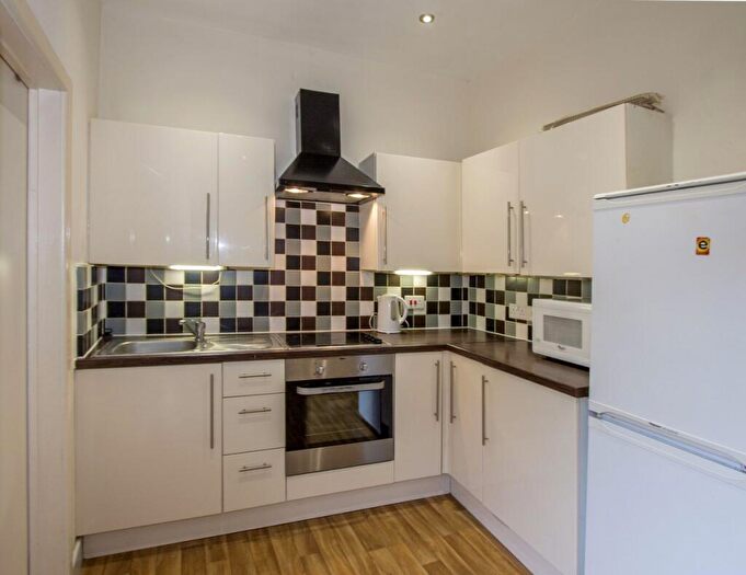 3 Bedroom Flat To Rent In The Triangle, Triangle, BH2