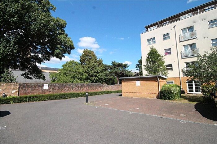2 Bedroom Flat For Sale In Sydenham Road, Croydon, CR0