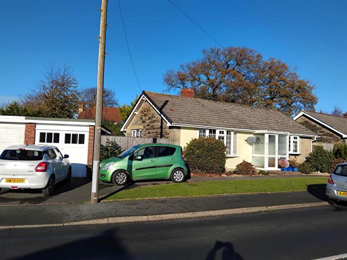 2 Bedroom Bungalow For Sale In Crossfield Avenue, Cowes, PO31