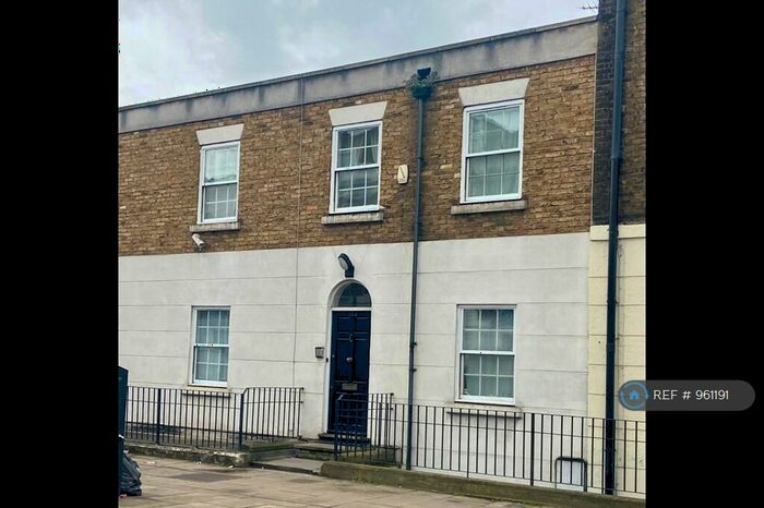 2 Bedroom Maisonette To Rent In Camden Street, London, NW1