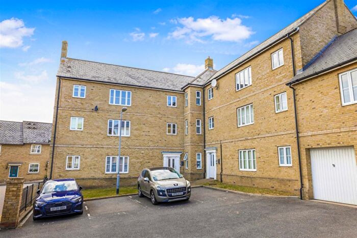 1 Bedroom Flat For Sale In Wickham Crescent, Braintree, CM7