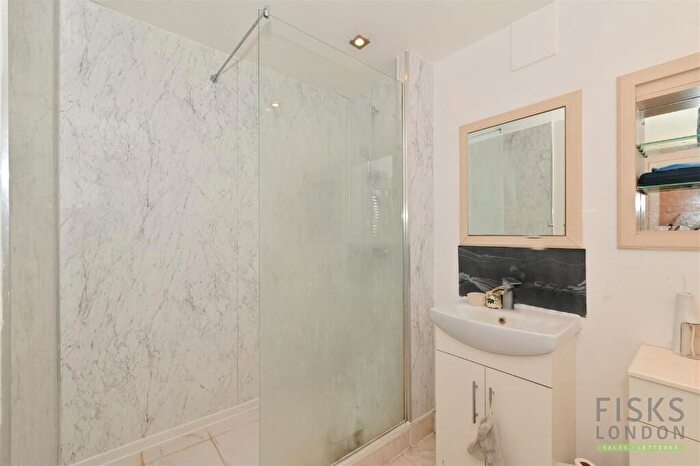 1 Bedroom Flat For Sale In Millharbour, London, E14